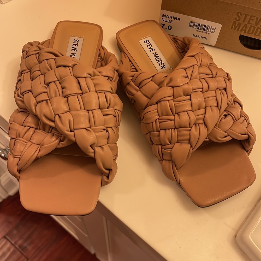 Steve Madden marina sandals size 7 NIB